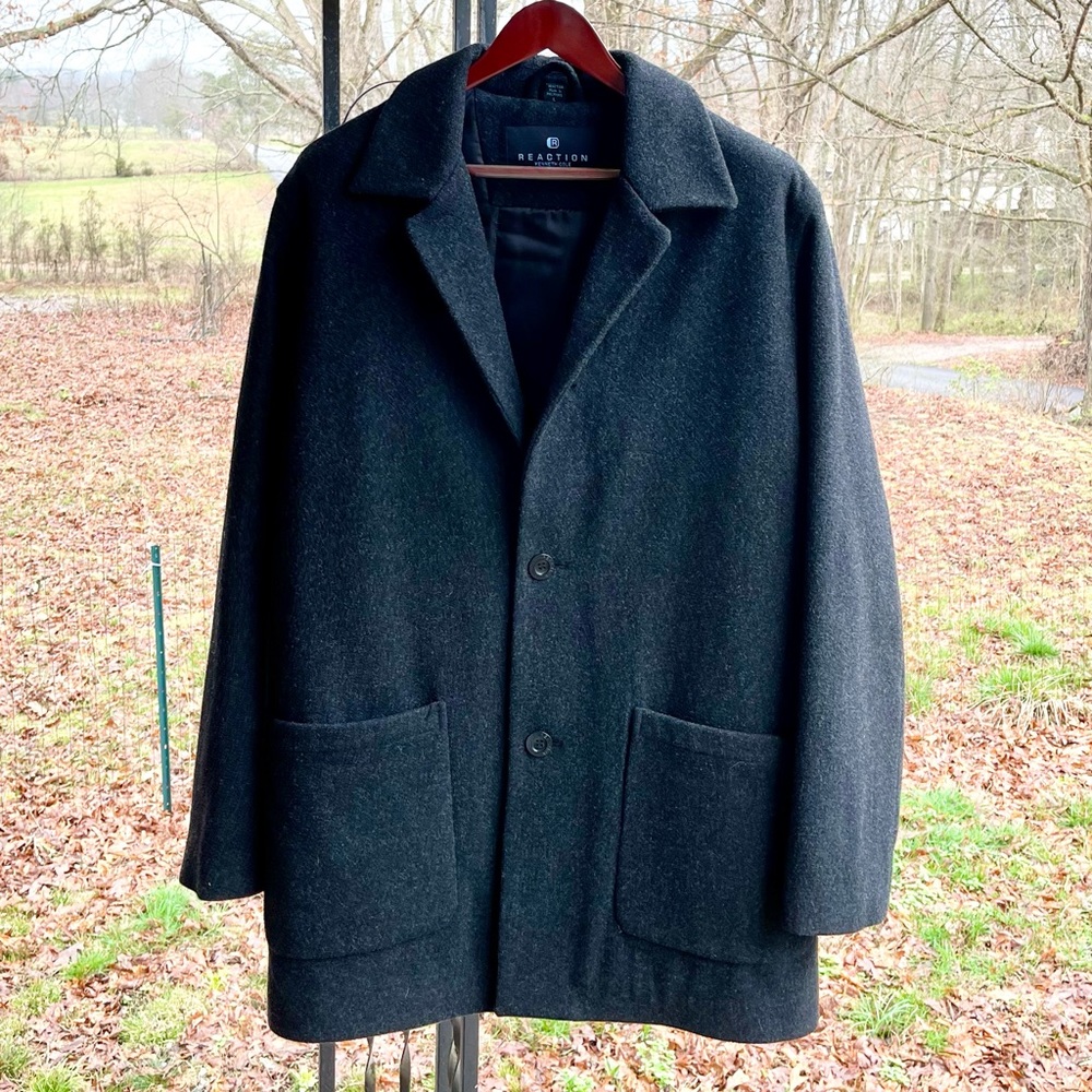 Men’s Charcoal Grey Wool Peacoat – Single-Breasted, Patch Pockets, EUC